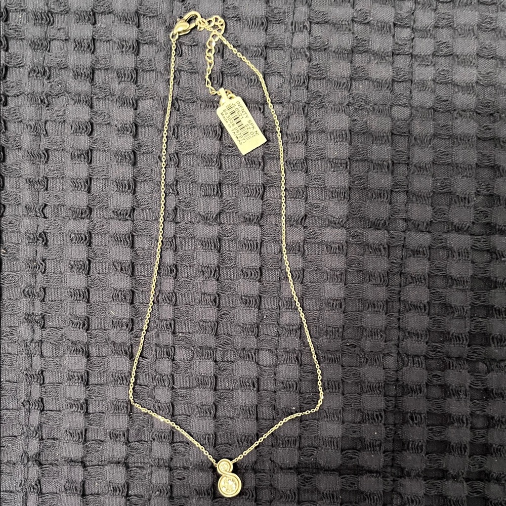 Elegant silver Necklace with Pendant